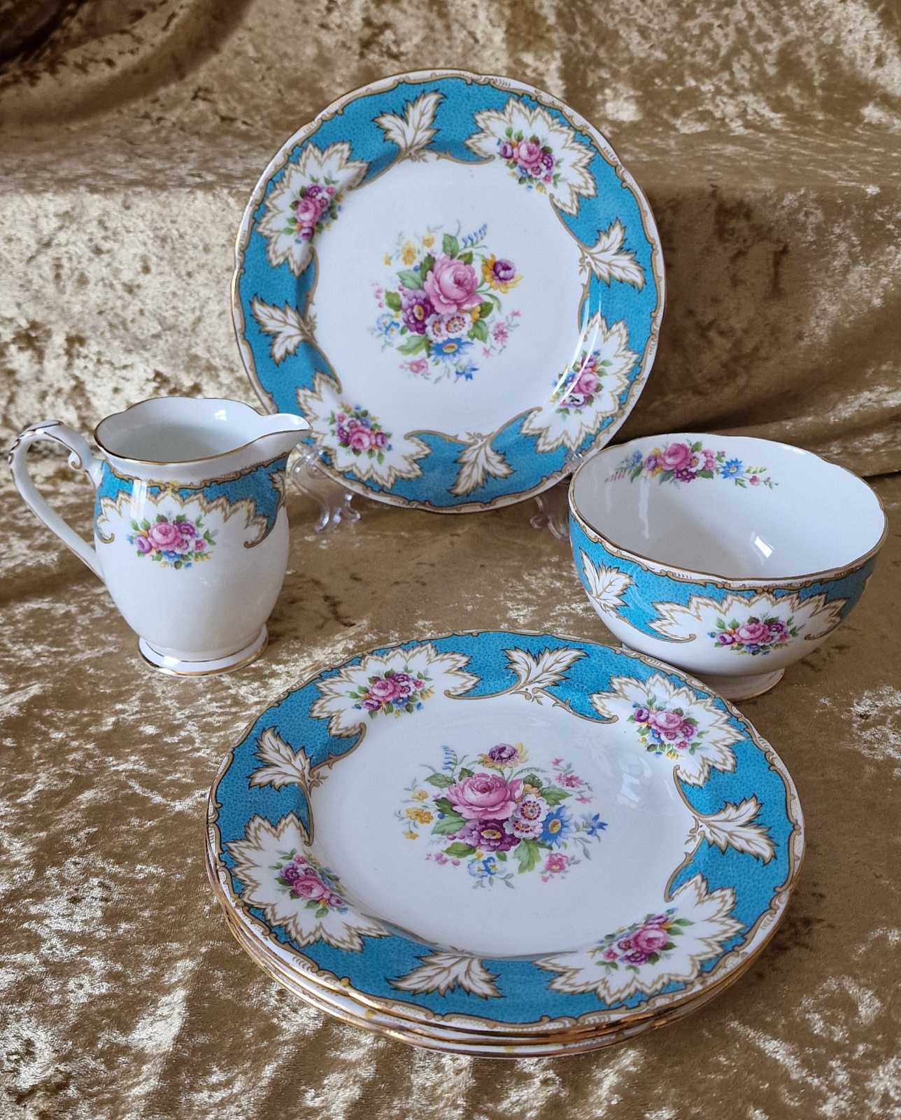 Трио - чаша за чай, чинийка и чиния за торта, английски костен порцелан Royal Grafton, цветя, булчински душове, чиния за салата, колекционерски ретро чаени чаши