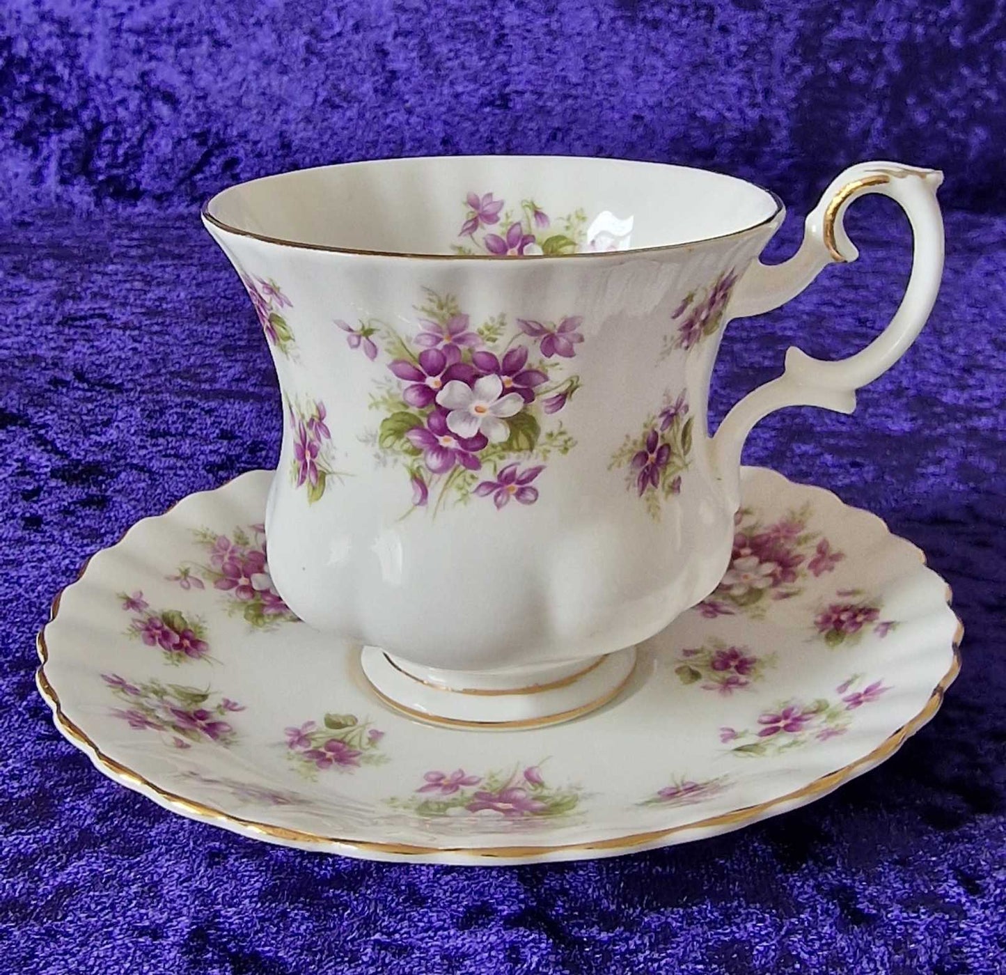 ROYAL ALBERT Sweet Violets Tea Set
