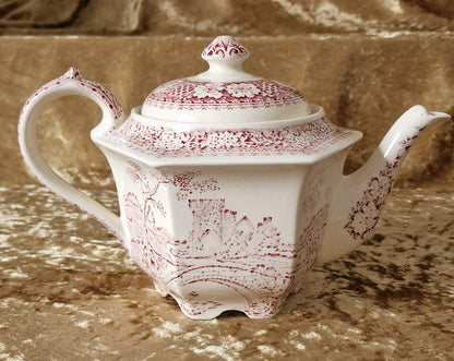 Sadler Windsor Brigadoon Red  Castle Scene Hexagon Shape Teapot