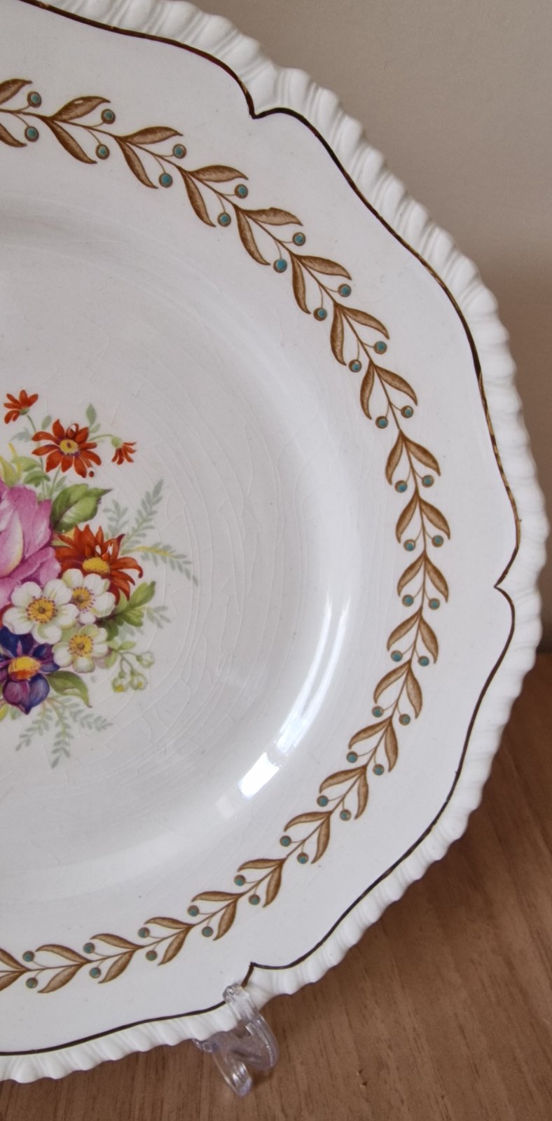 Wedgwood floral 10.3" serving plate, c.1952