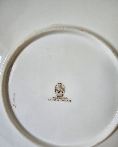 Wedgwood Gilt Ground Creamware 'Chinoiserie' 3pcs Part Service