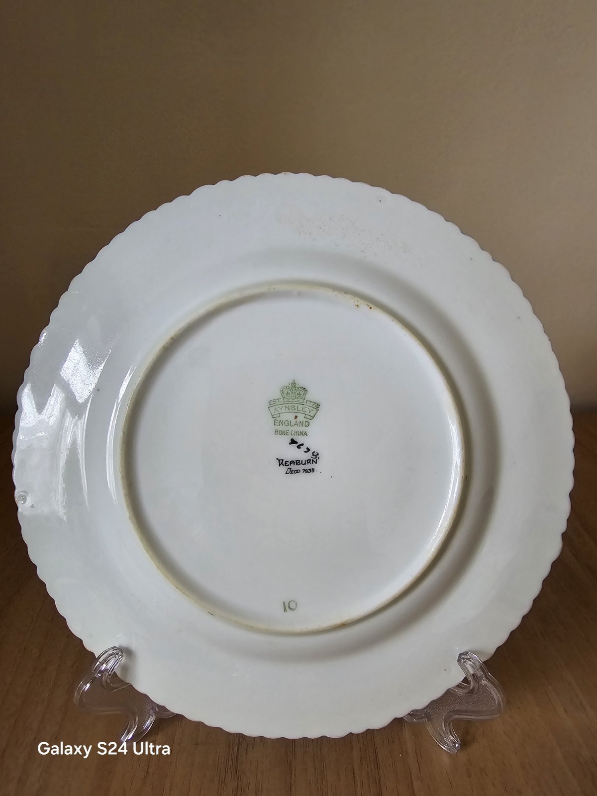 Aynsley Rutherglen Maroon #7638 Dinner Plate